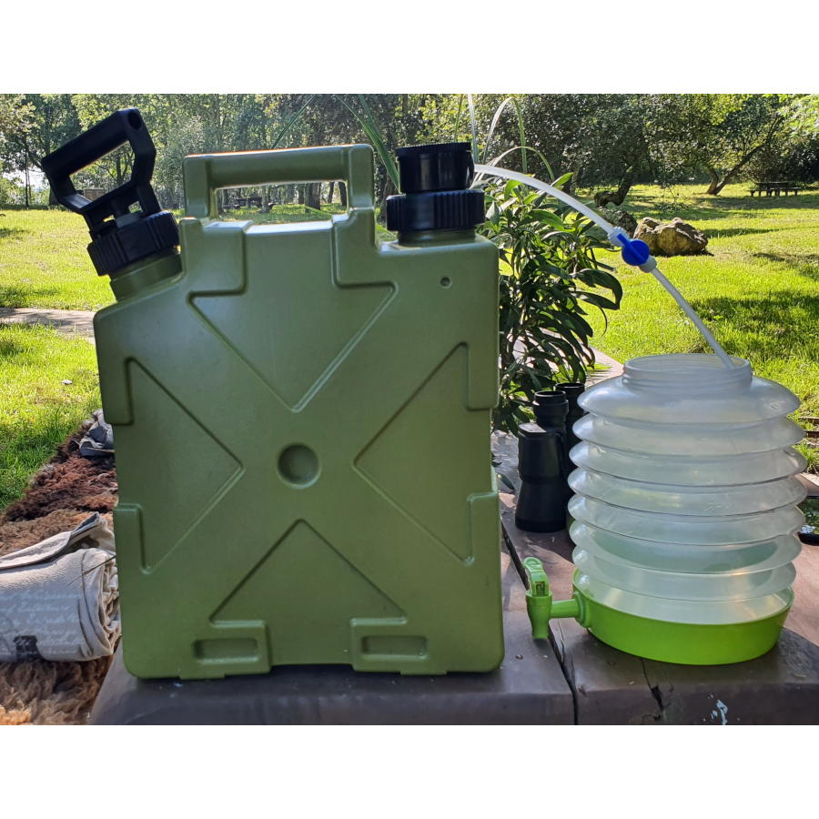 jerrycan with water filter and manual pump